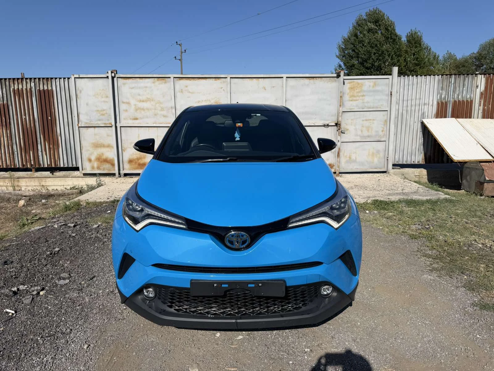 Toyota C-HR 1.8 Hybrid 122 кс 2ZR-FXE автомат 2018г, снимка 4 - Автомобили и джипове - 52982401