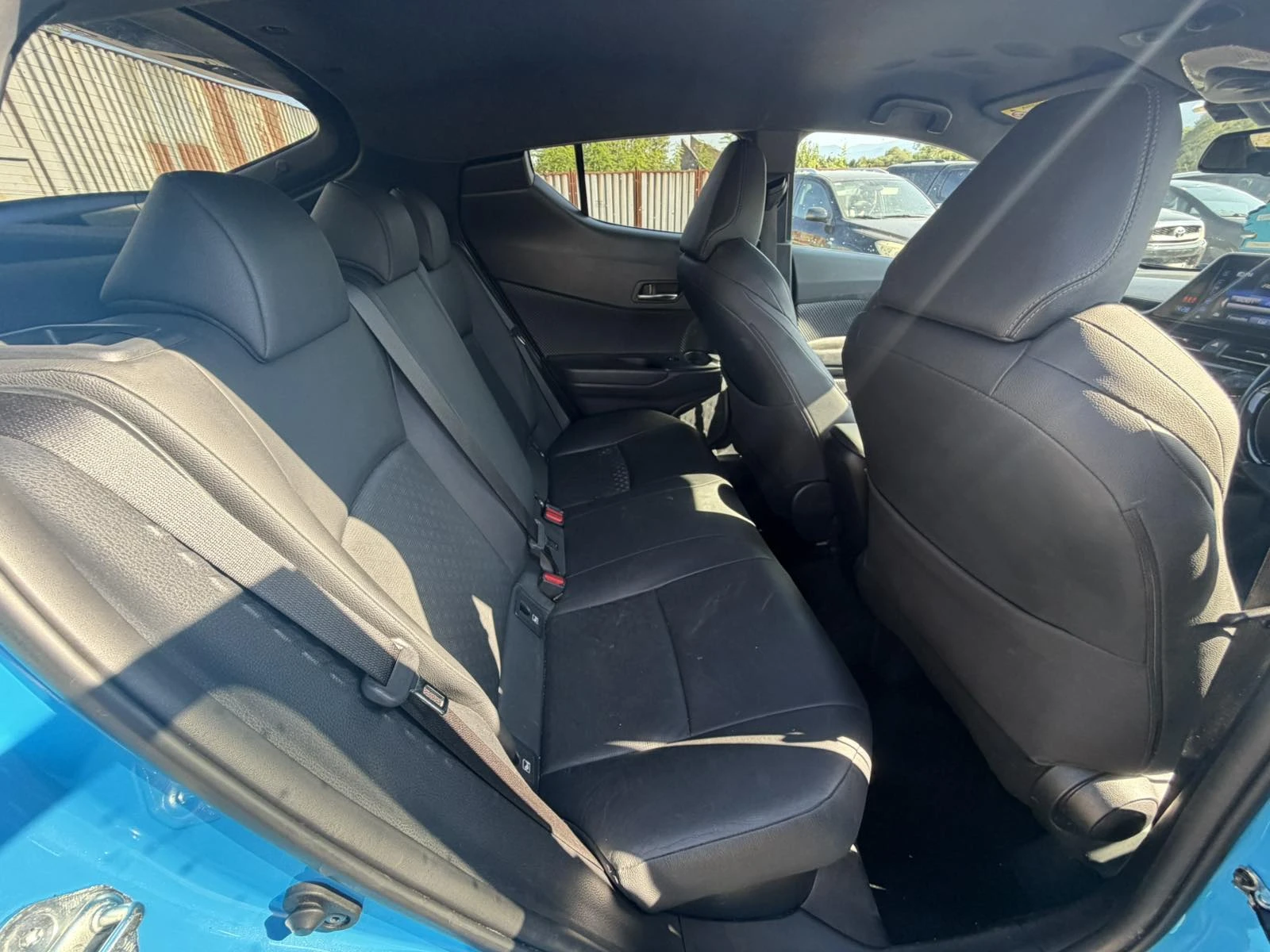 Toyota C-HR 1.8 Hybrid 122 кс 2ZR-FXE автомат 2018г, снимка 9 - Автомобили и джипове - 52982401