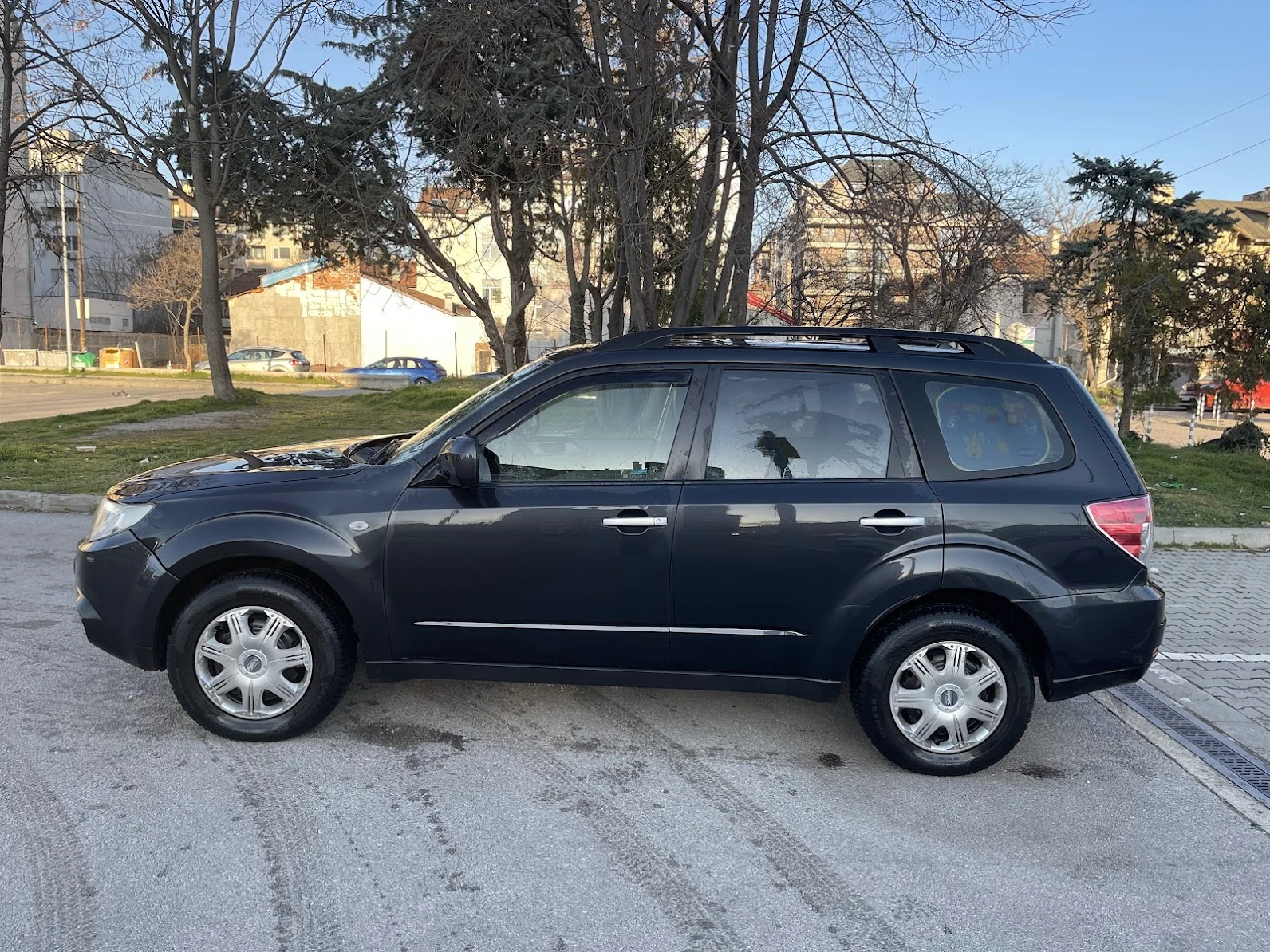 Subaru Forester 2.0 Автоматик от България, снимка 2 - Автомобили и джипове - 52871030