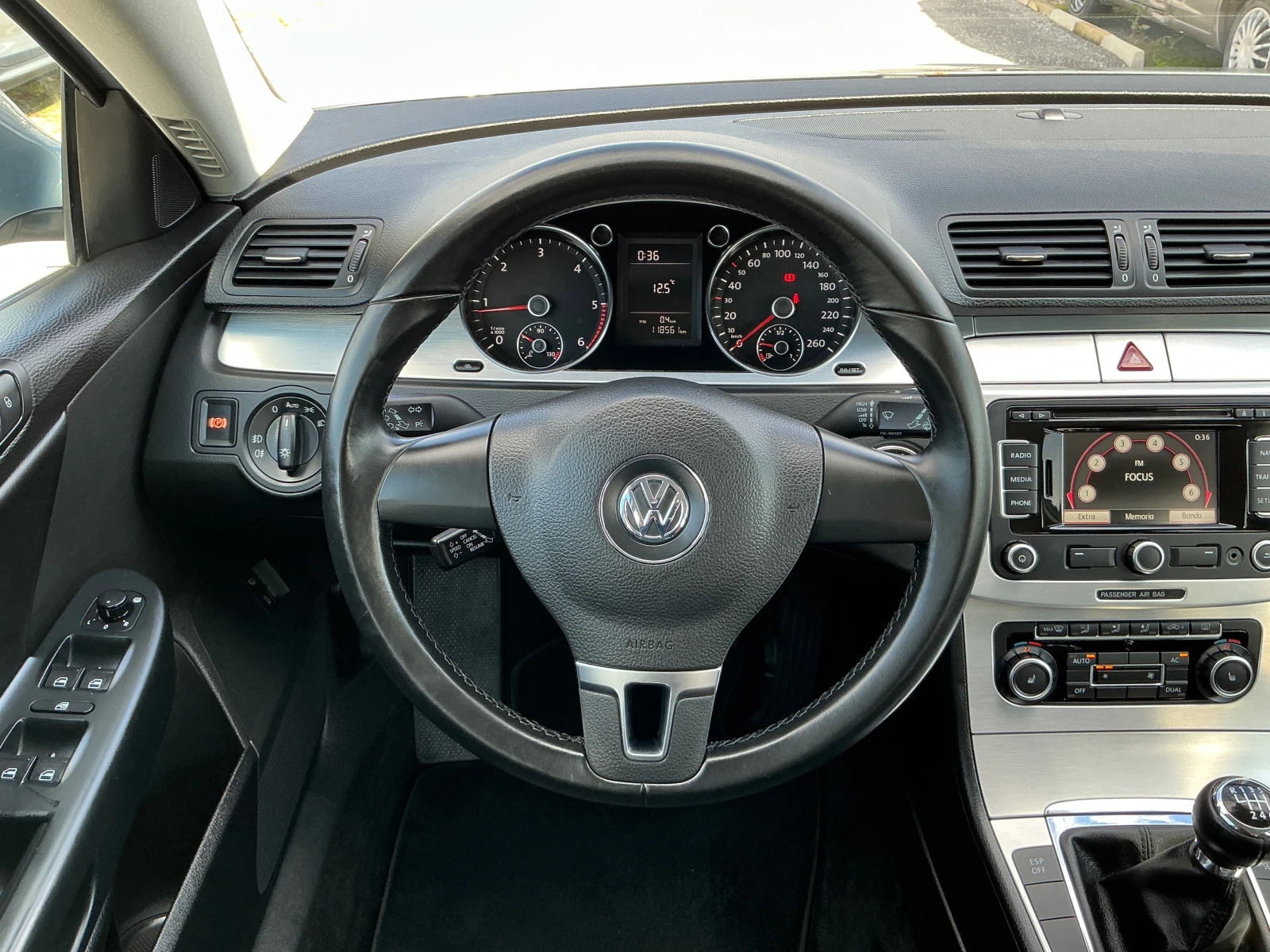 VW Passat 2.0 TDI - изображение 8
