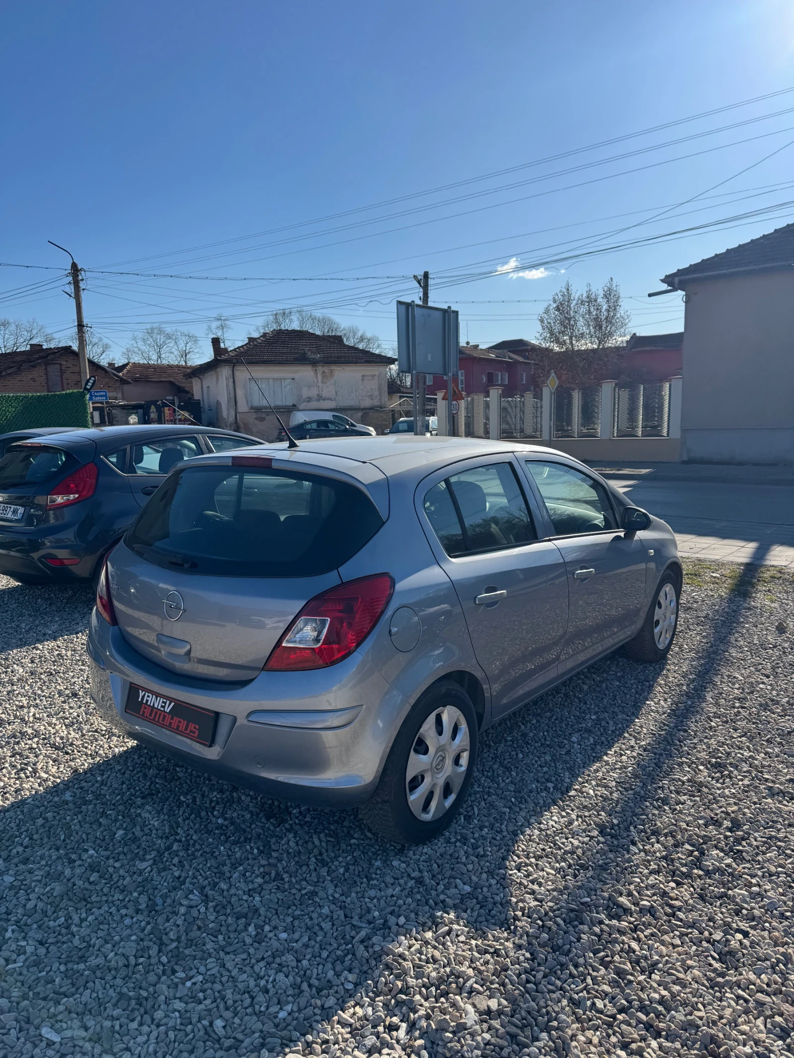 Opel Corsa 1.2i / 4-Цилиндъра / Обслужена  - изображение 4