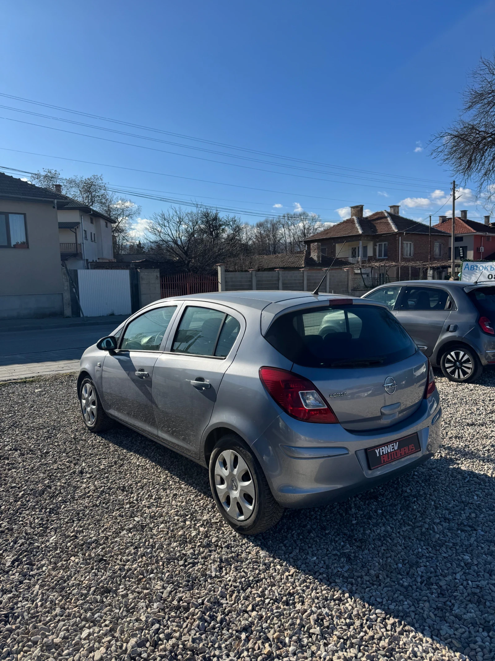 Opel Corsa 1.2i / 4-Цилиндъра / Обслужена  - изображение 3