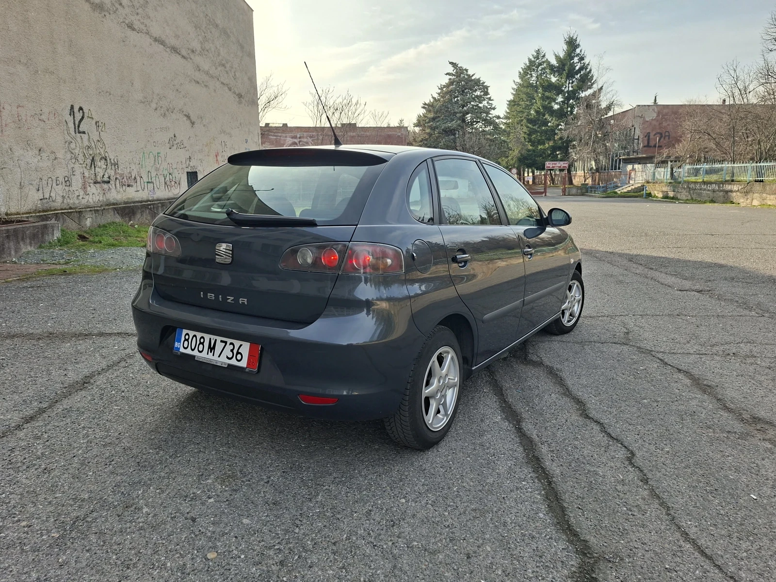 Seat Ibiza 1.4 , снимка 8 - Автомобили и джипове - 53758900