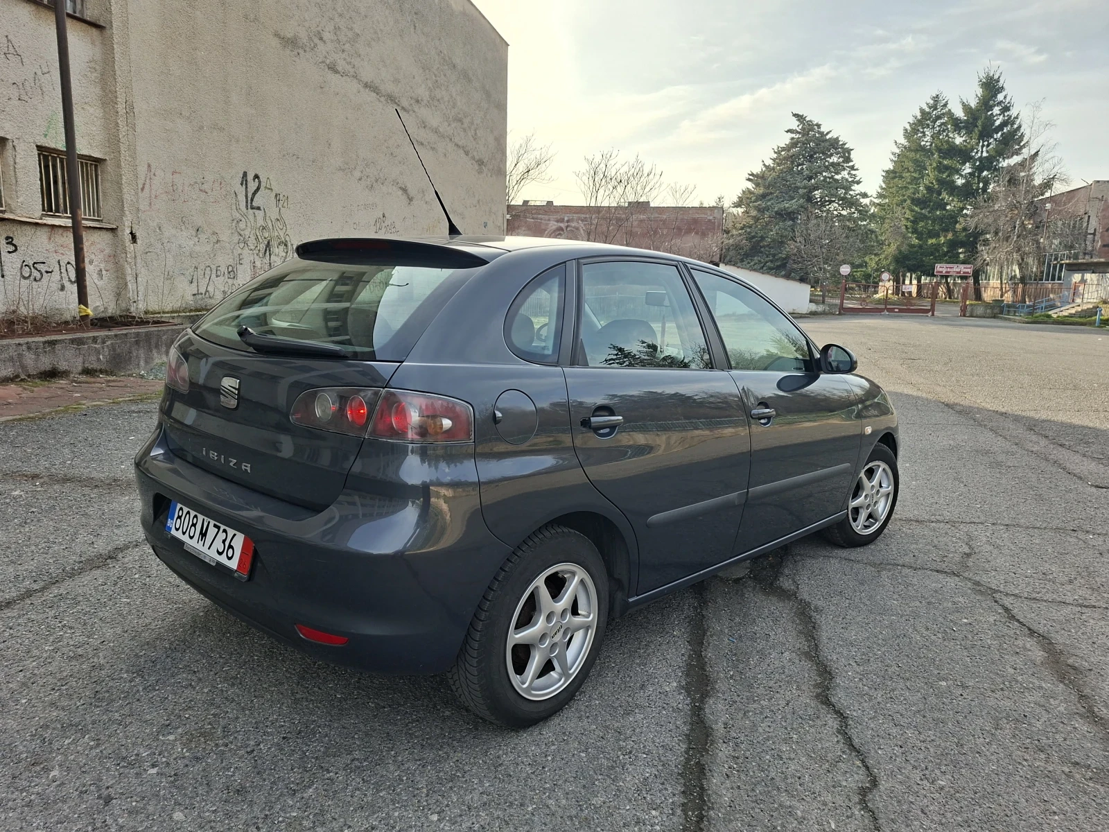 Seat Ibiza 1.4 , снимка 7 - Автомобили и джипове - 53758900