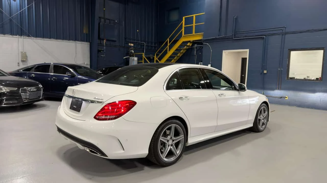Mercedes-Benz C 300 CARFAX, снимка 3 - Автомобили и джипове - 53905640