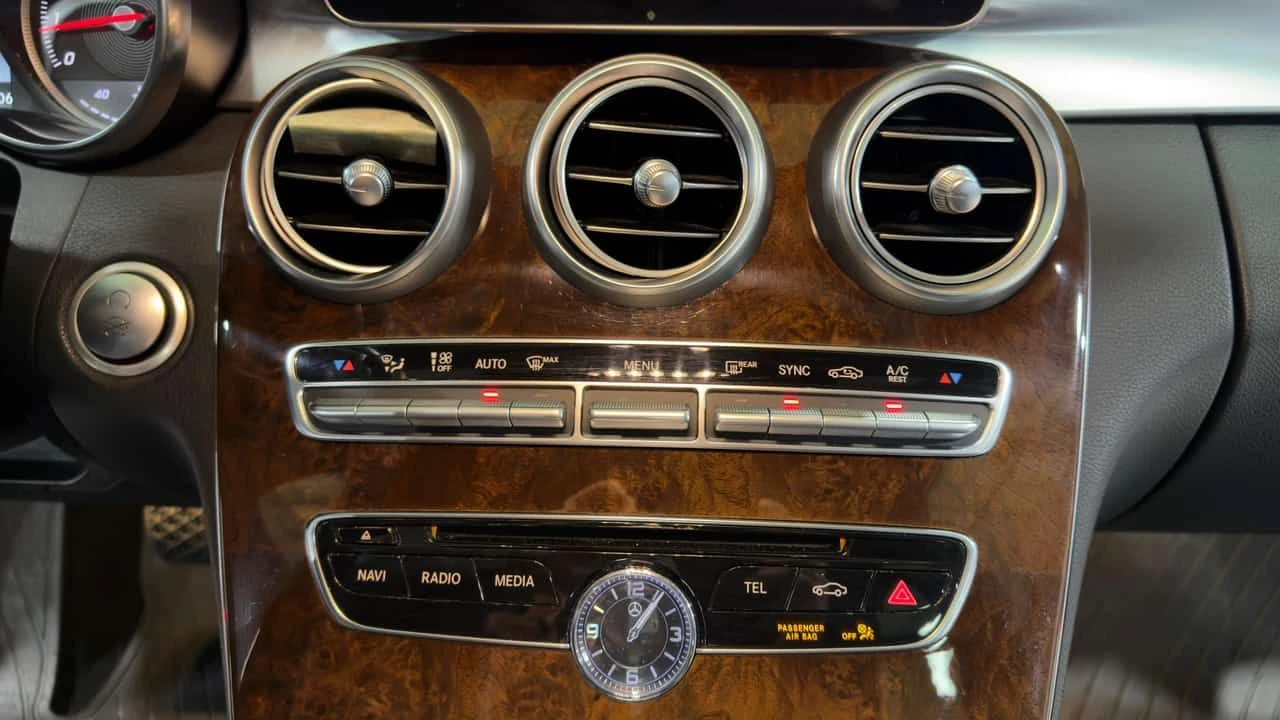 Mercedes-Benz C 300 CARFAX, снимка 6 - Автомобили и джипове - 53905640