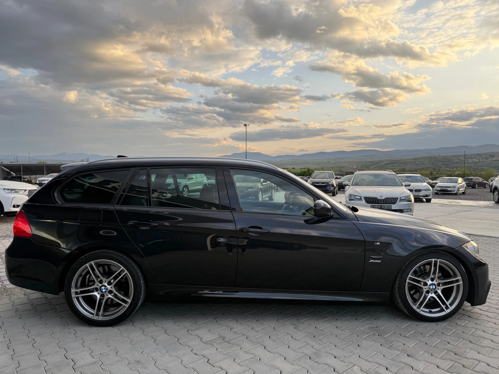 BMW 330 330xd 245 ks Като нова !!! Собствен лизинг !!!, снимка 4 - Автомобили и джипове - 54260469