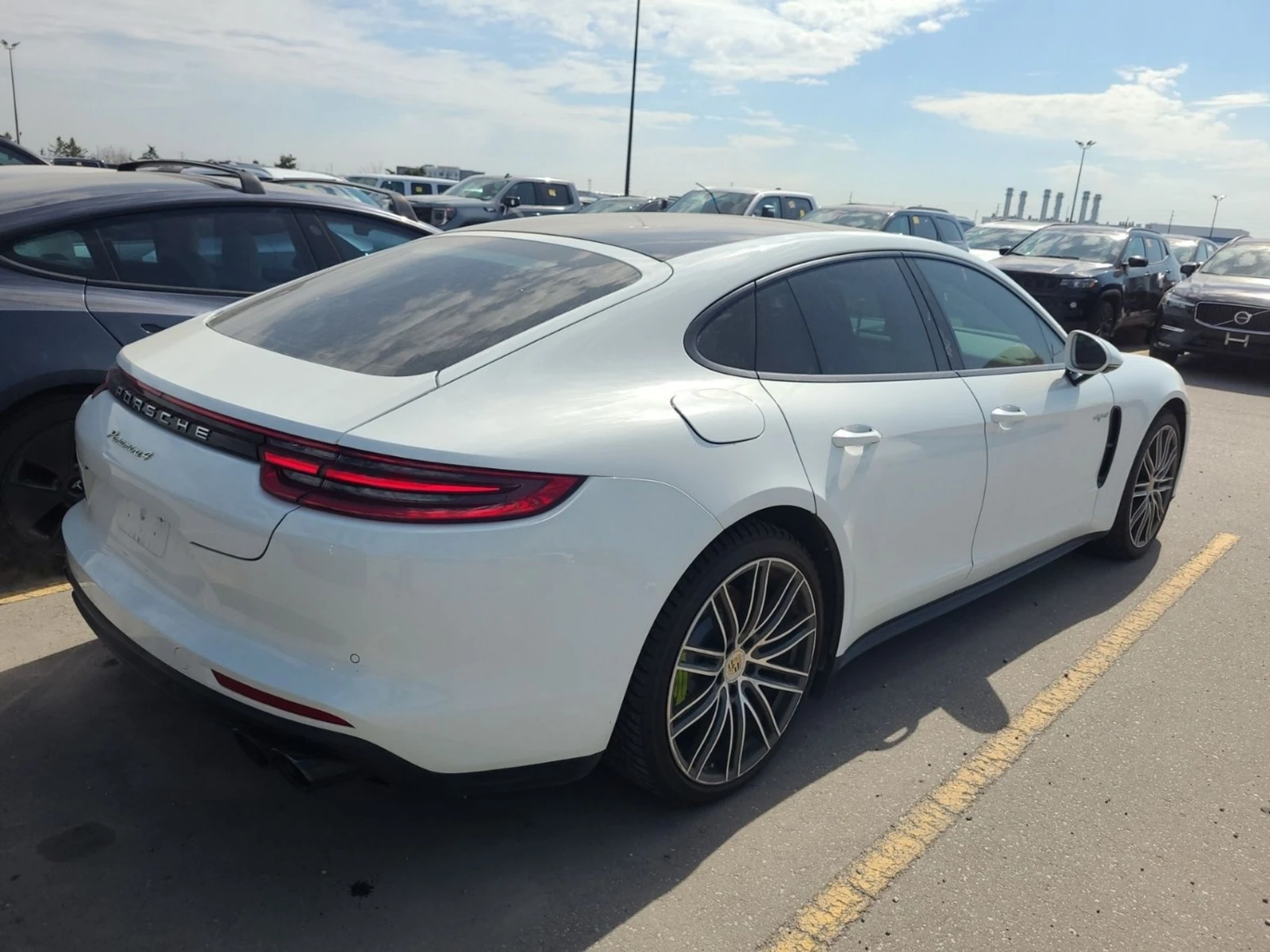 Porsche Panamera 4 E-HYBRID* 4D* АвтоКредит* (ЦЕНА ДО БГ), снимка 3 - Автомобили и джипове - 54333220