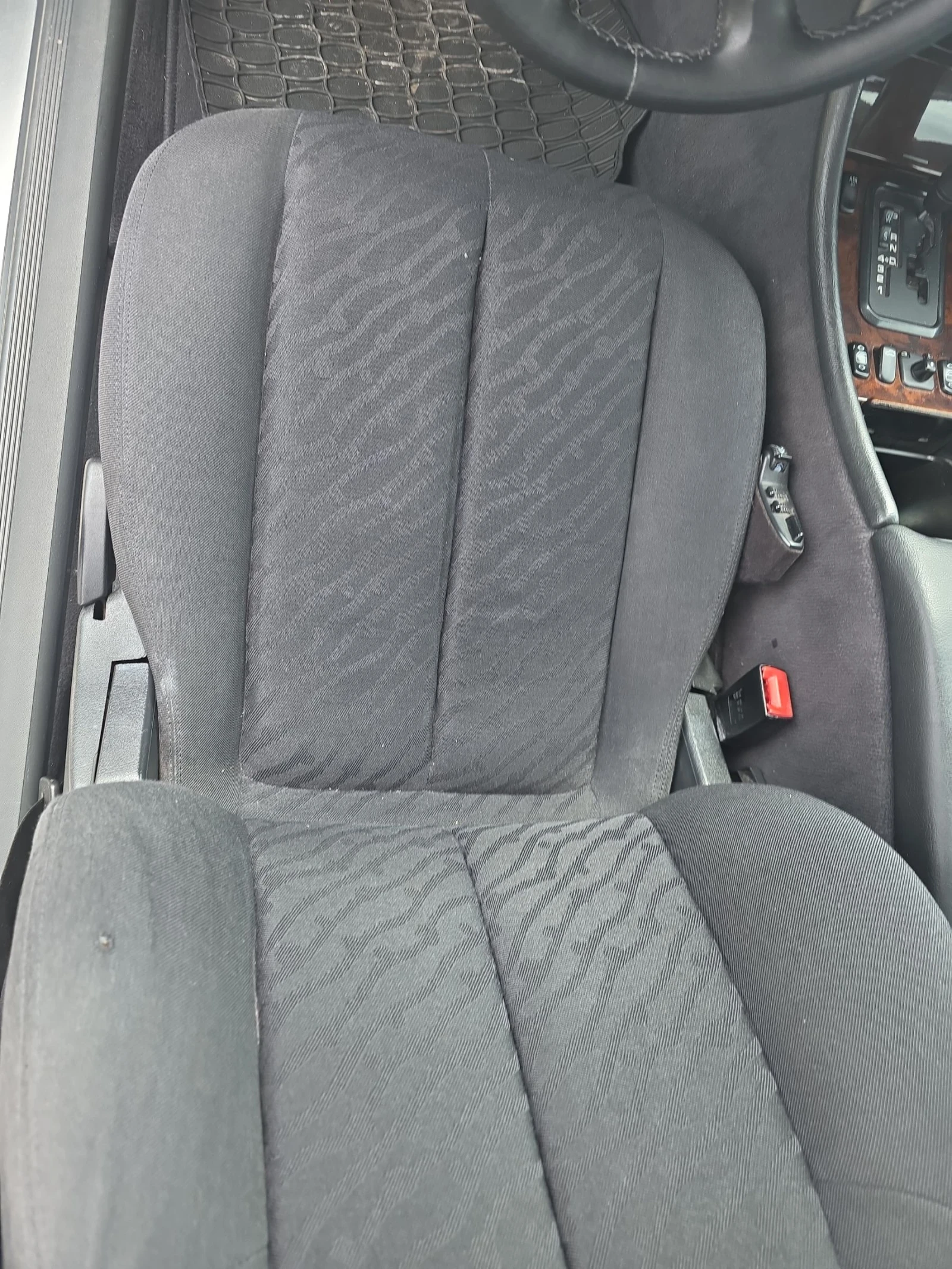 Mercedes-Benz CLK 2.0 Avtomat , снимка 9 - Автомобили и джипове - 55038553