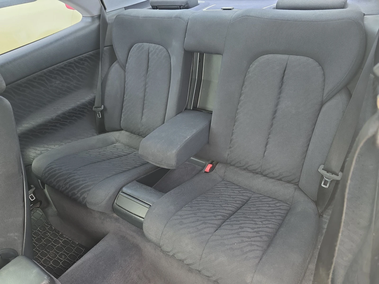 Mercedes-Benz CLK 2.0 Avtomat , снимка 17 - Автомобили и джипове - 55038553