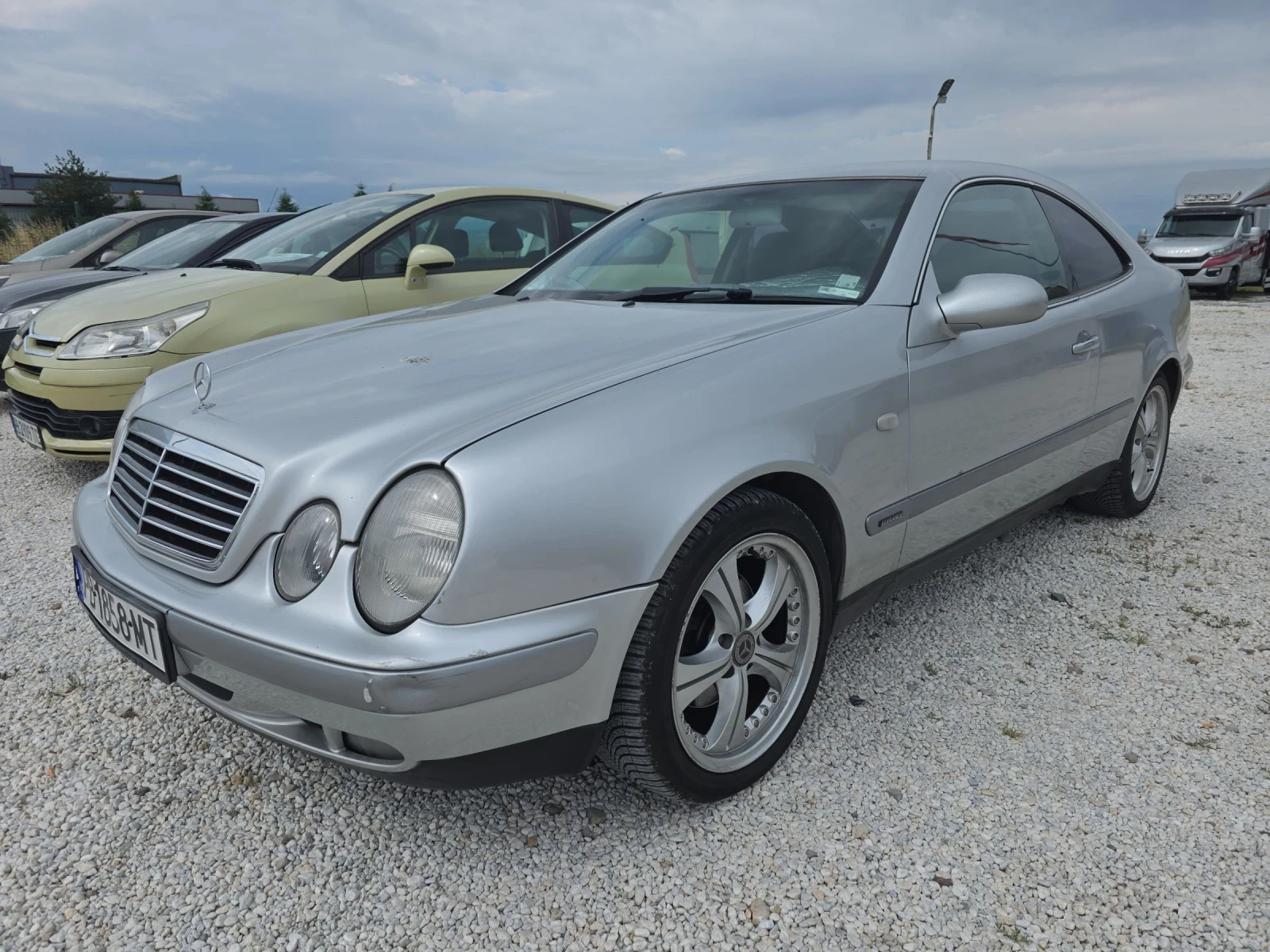 Mercedes-Benz CLK 2.0 Avtomat , снимка 7 - Автомобили и джипове - 55038553