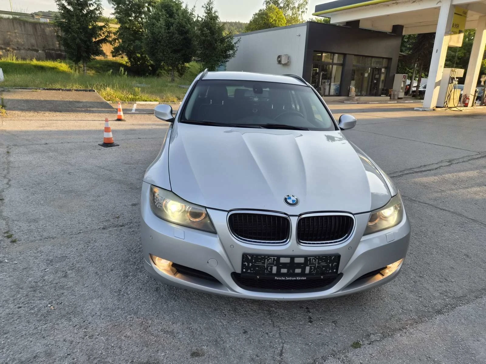 BMW 318 2.0D Face 143 к.с., снимка 2 - Автомобили и джипове - 55170099