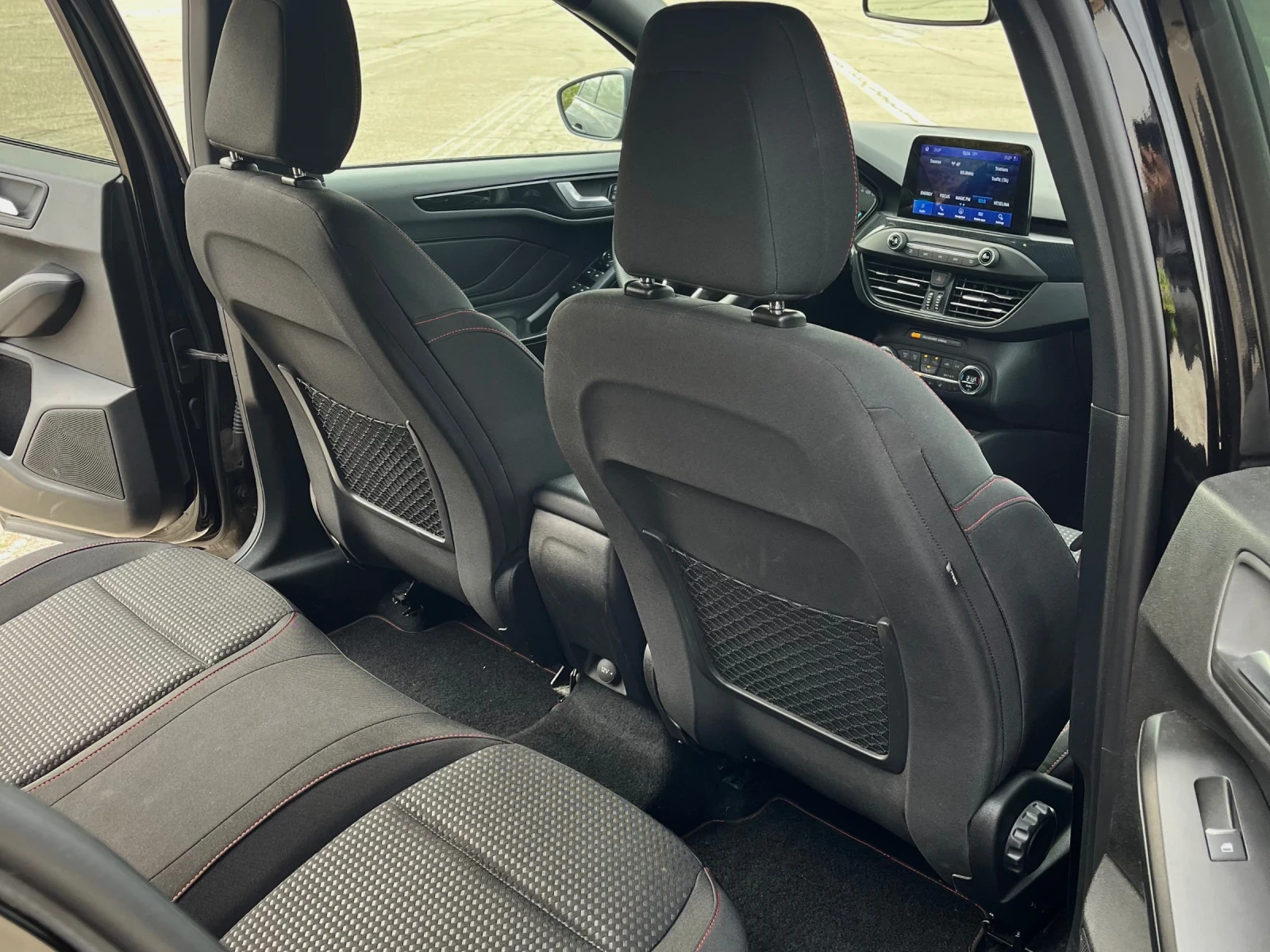 Ford Focus ST-Line 2.0 | Mobile.bg � ����������� 10