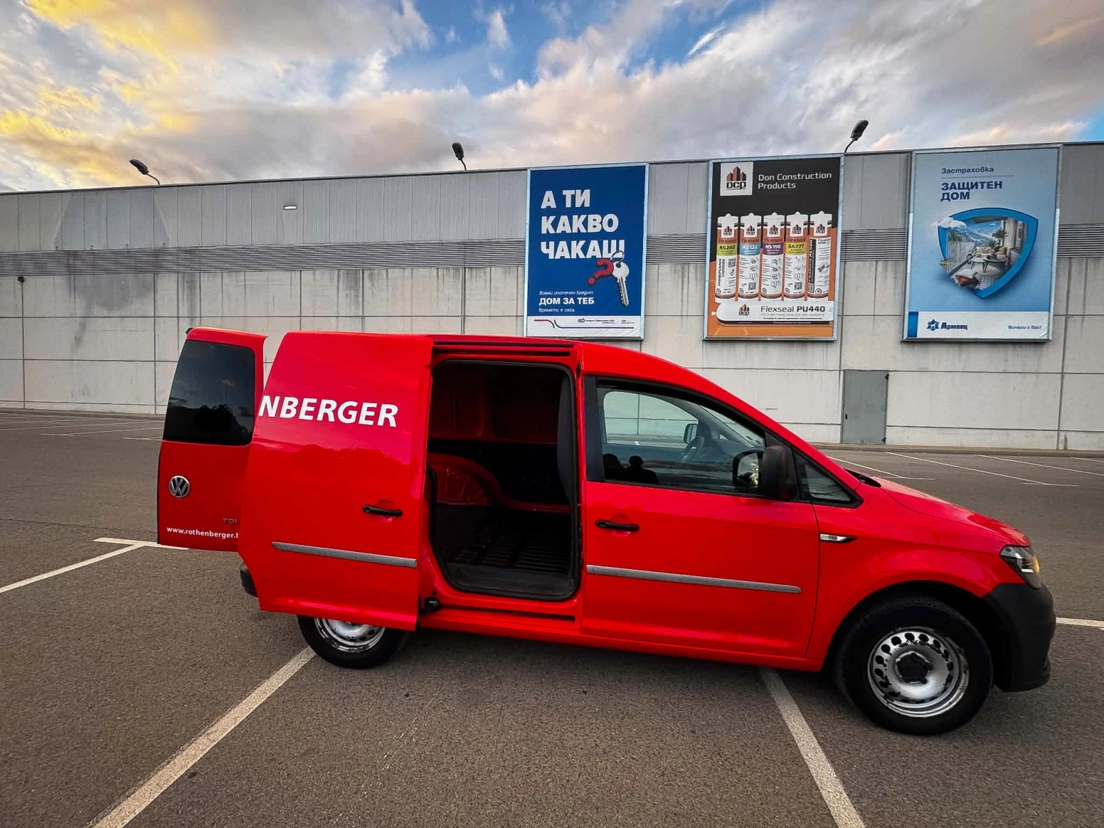 VW Caddy, снимка 5 - Автомобили и джипове - 56203015