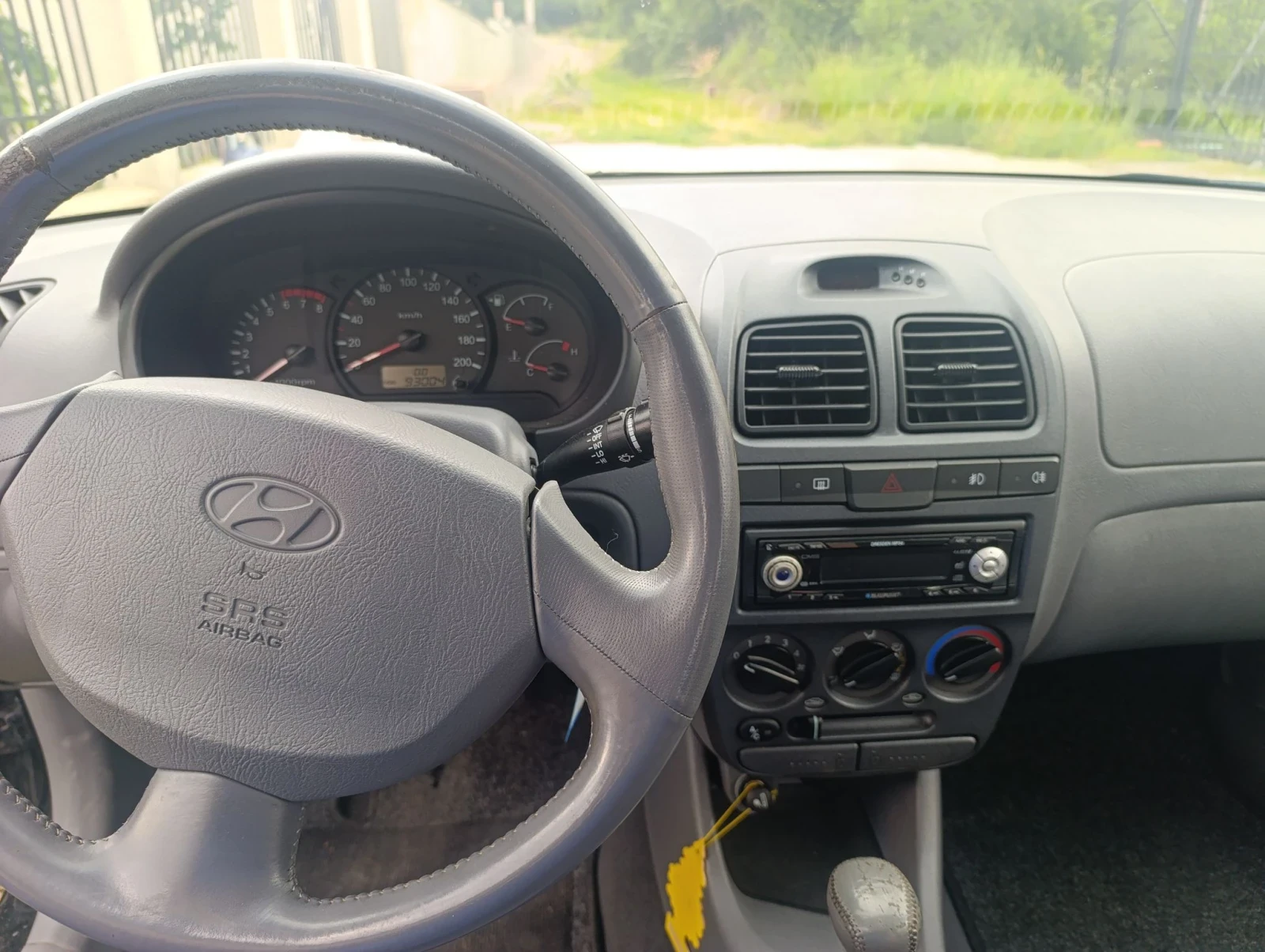 Hyundai Accent 1.3i, снимка 5 - Автомобили и джипове - 56456184