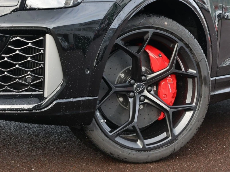 Audi RSQ8 Ceramic* Matrix* Pano* B&O, снимка 3 - Автомобили и джипове - 50628257