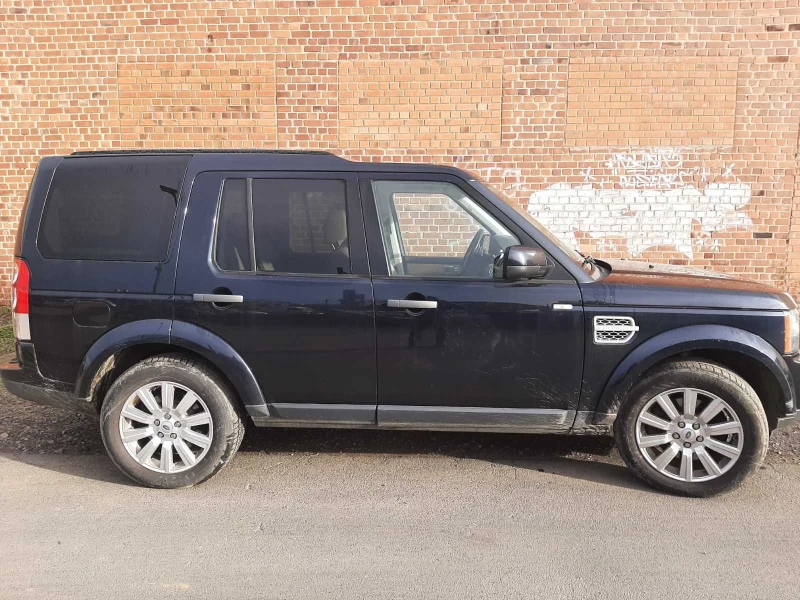 Land Rover Discovery 3.0D SDV6 HSE, снимка 3 - Автомобили и джипове - 52465256