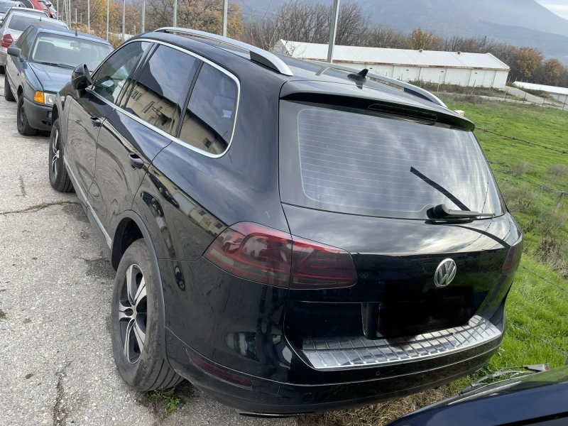 VW Touareg, снимка 2 - Автомобили и джипове - 53036001