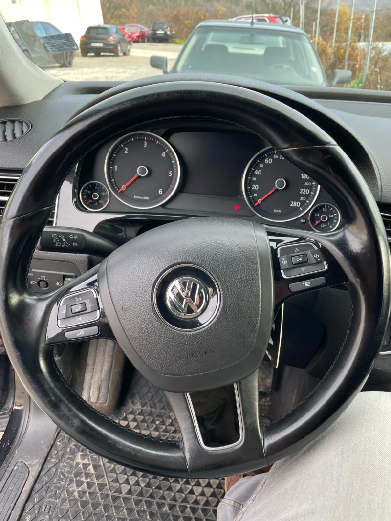 VW Touareg, снимка 5 - Автомобили и джипове - 53036001