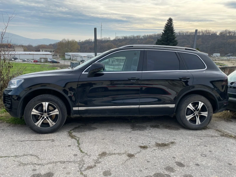 VW Touareg, снимка 3 - Автомобили и джипове - 53036001
