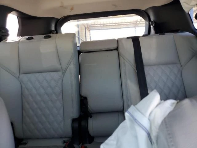 Mitsubishi Outlander SEL, снимка 10 - Автомобили и джипове - 53024186