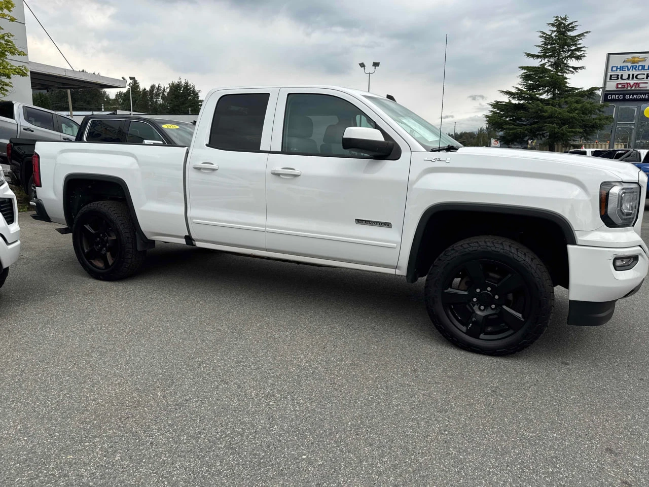 Gmc Sierra CARFAX* АВТОФИНАНСИРАНЕ* БЕЗ ПЪРВОНАЧАЛНА ВНОСКА*  - изображение 3