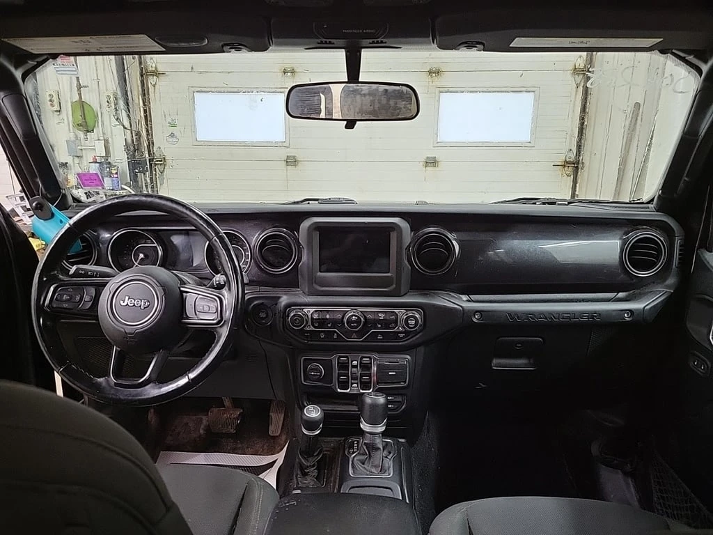 Jeep Wrangler * UNLIMITED SPORT ALTITUDE * CARFAX *  - изображение 9
