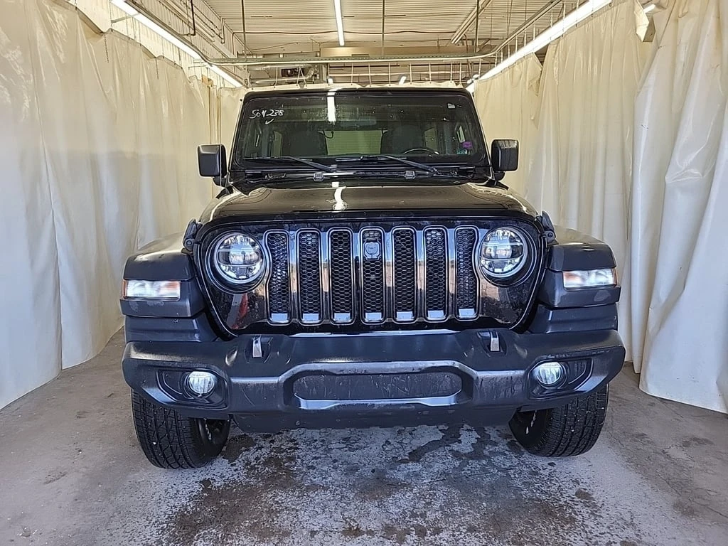 Jeep Wrangler * UNLIMITED SPORT ALTITUDE * CARFAX *  - изображение 7