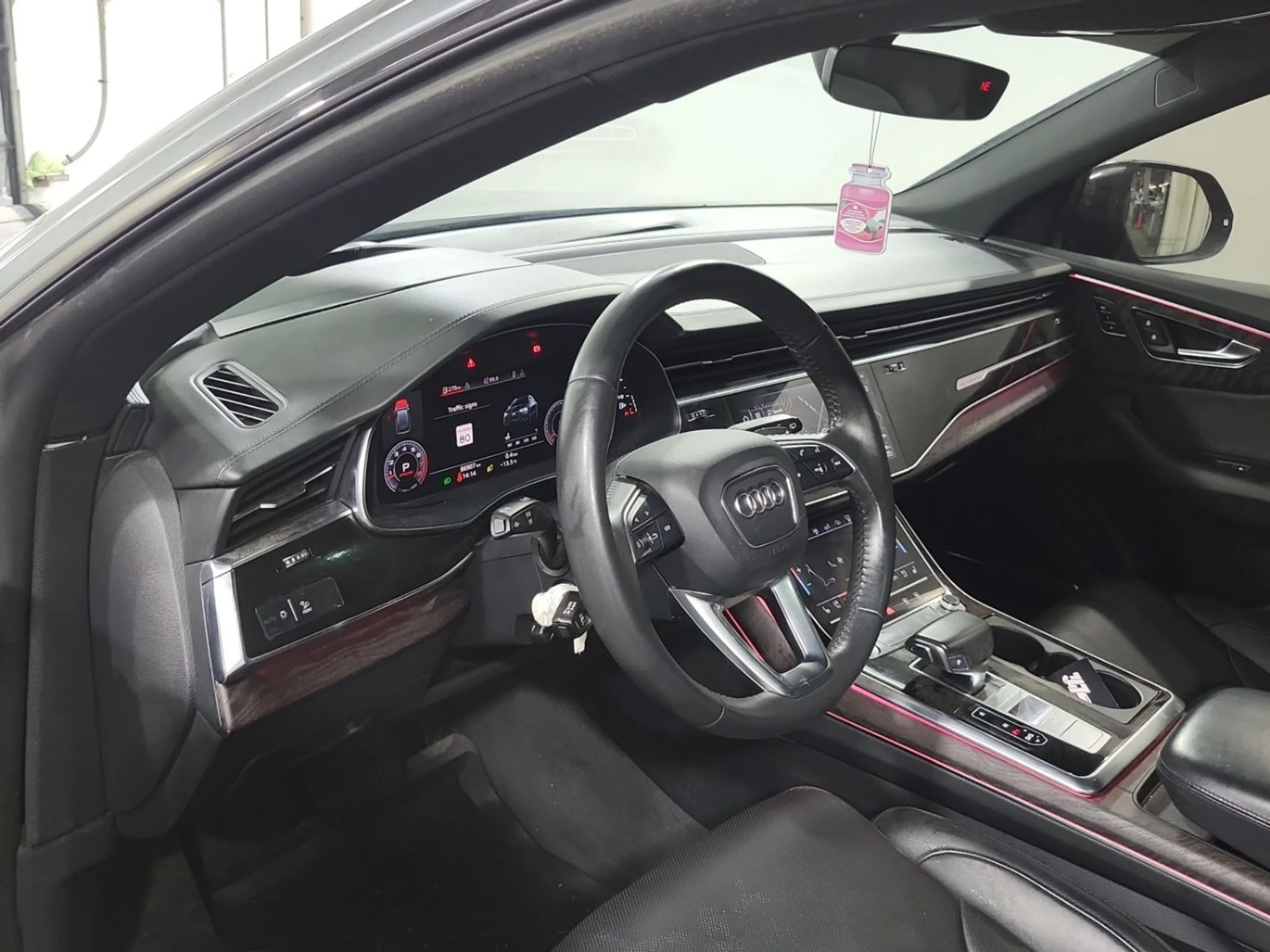 Audi Q8 TECHNIK* АвтоКредит* (ЦЕНА ДО БГ), снимка 8 - Автомобили и джипове - 54414474