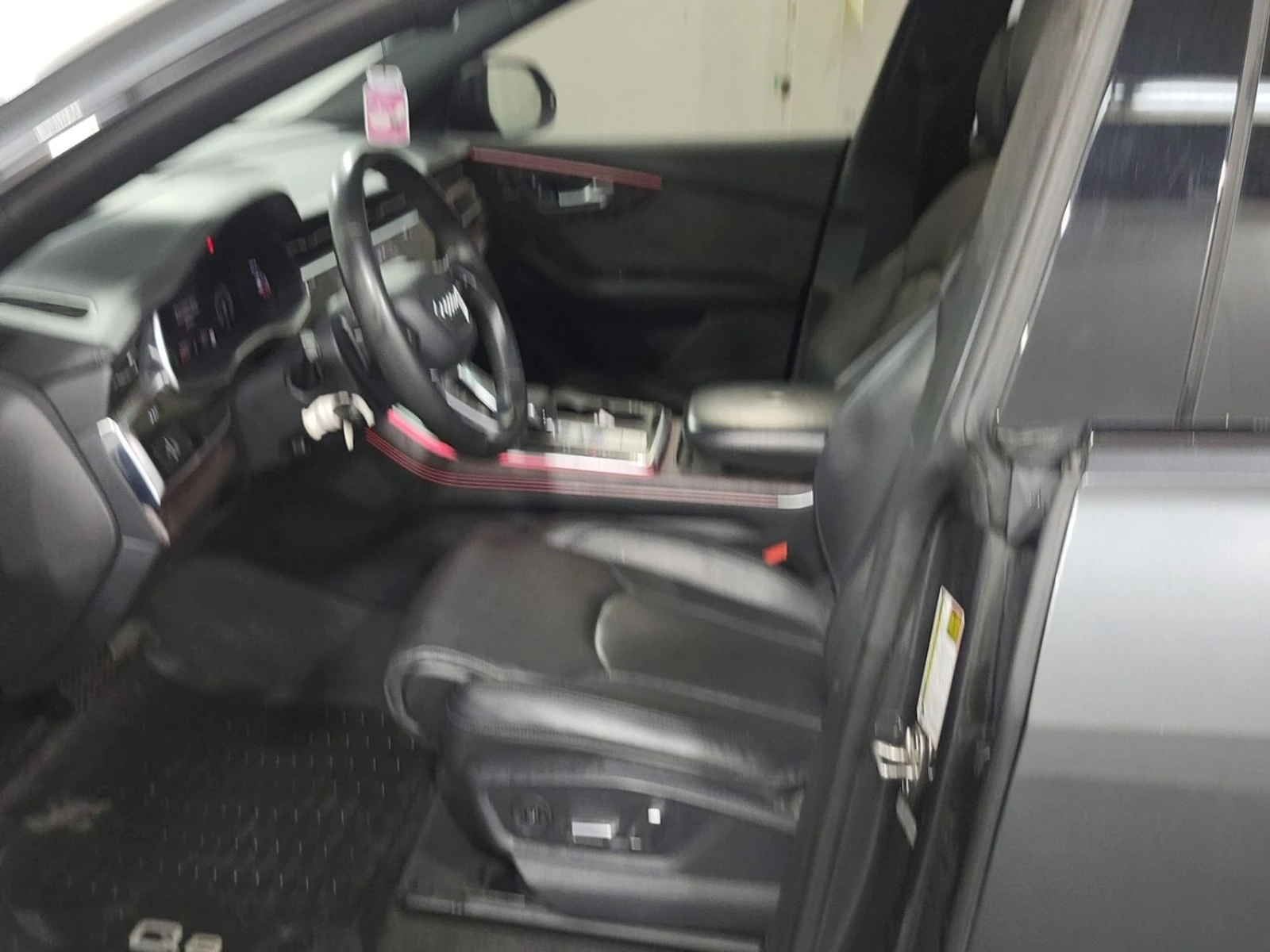 Audi Q8 TECHNIK* АвтоКредит* (ЦЕНА ДО БГ), снимка 5 - Автомобили и джипове - 54414474