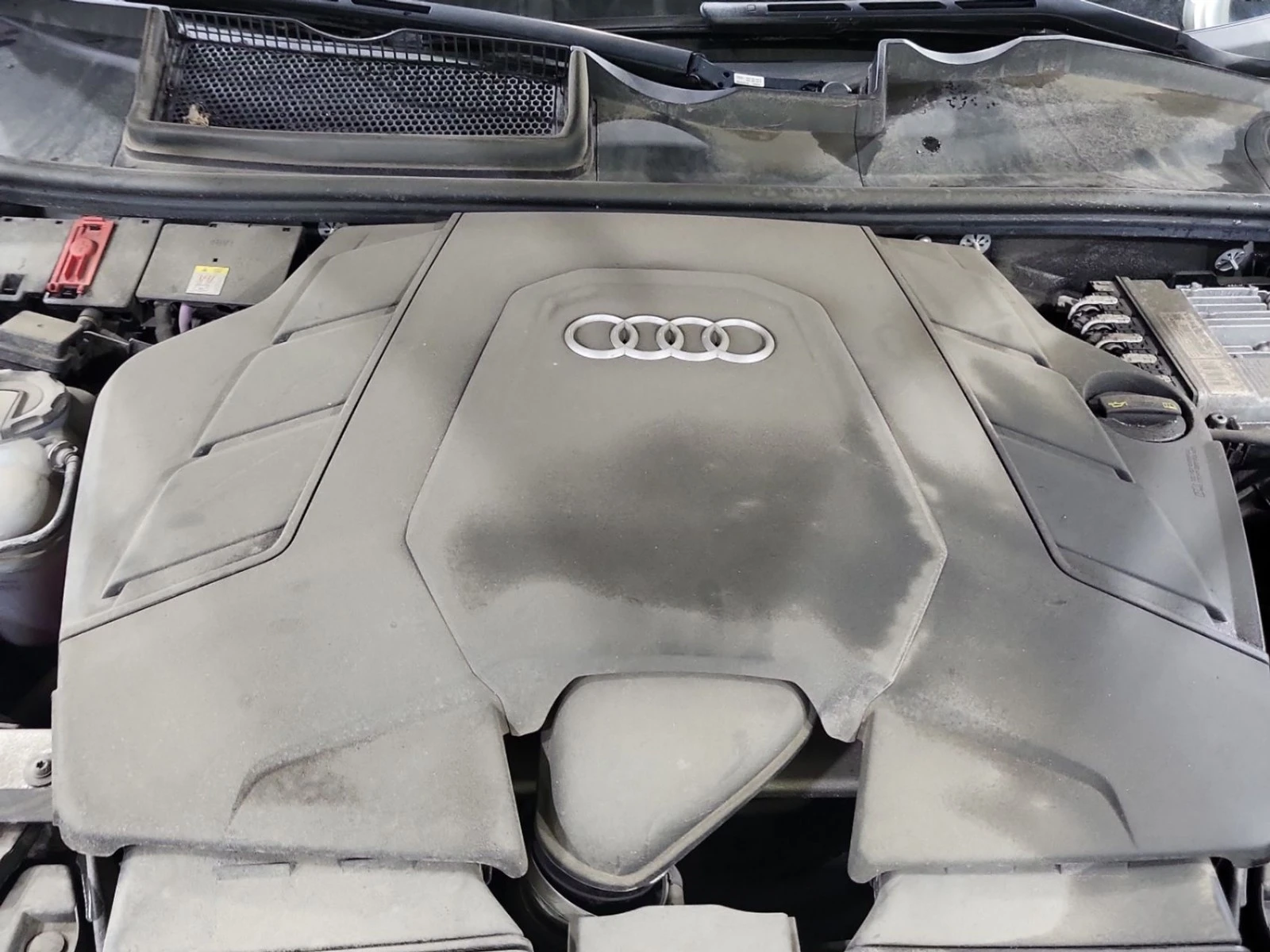 Audi Q8 TECHNIK* АвтоКредит* (ЦЕНА ДО БГ), снимка 14 - Автомобили и джипове - 54414474