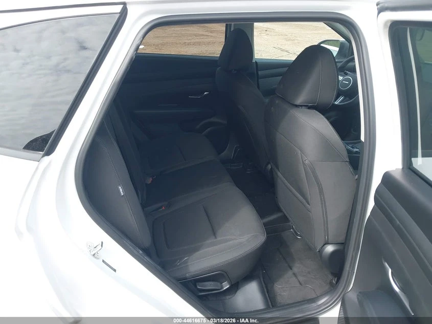 Hyundai Tucson 2.5l Sel, снимка 8 - Автомобили и джипове - 54572471