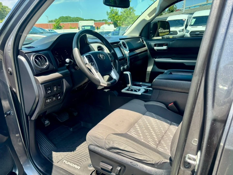 Toyota Tundra SR5, снимка 6 - Автомобили и джипове - 55172627