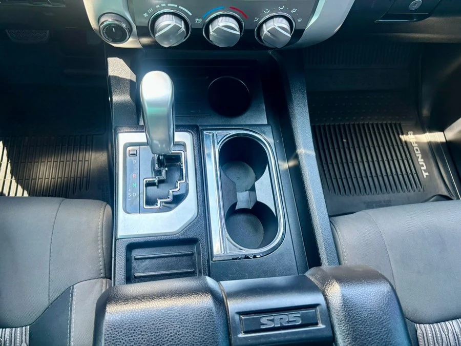 Toyota Tundra SR5, снимка 12 - Автомобили и джипове - 55172627