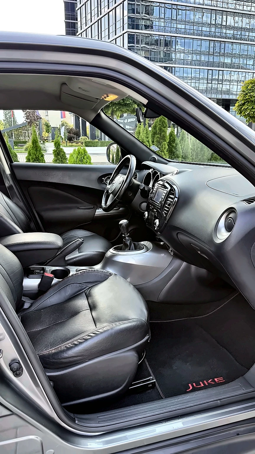 Nissan Juke 1.6 DIG-T, снимка 7 - Автомобили и джипове - 55824216