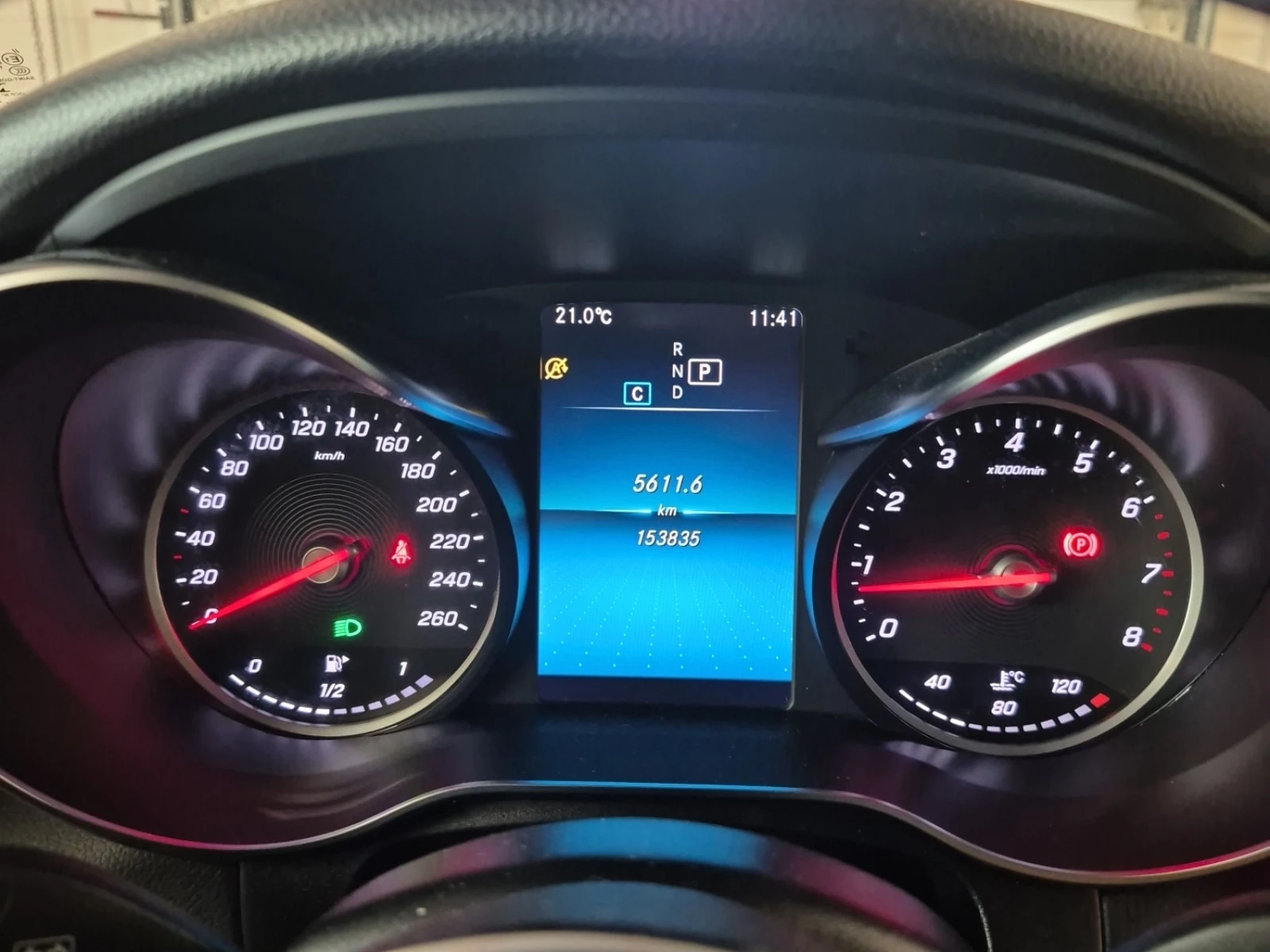 Mercedes-Benz GLC 300 * АВТОКРЕДИТ * ГЛАВНО ПРЕДСТАВИТЕЛСТВО, снимка 9 - Автомобили и джипове - 55900295