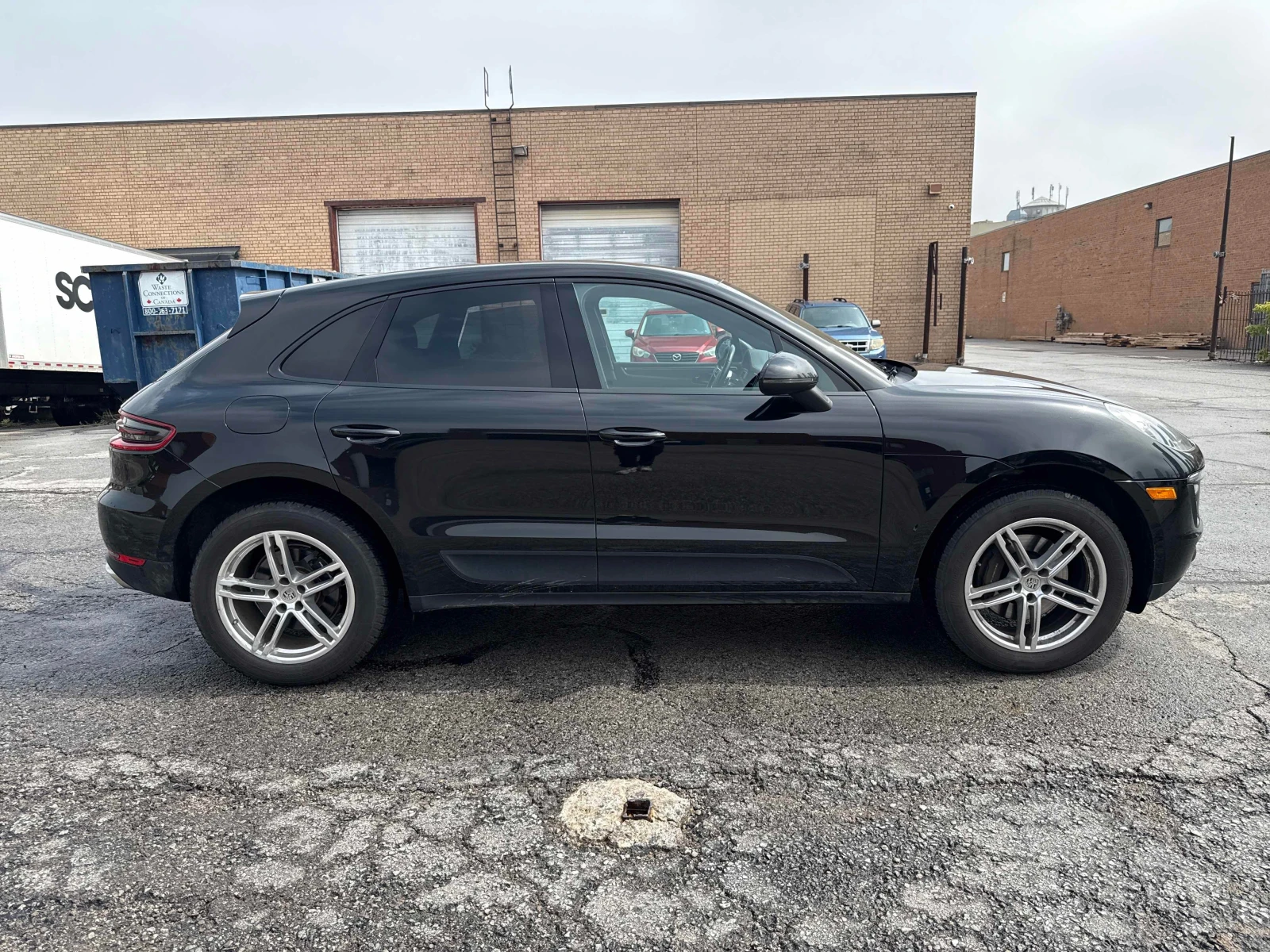 Porsche Macan AWD * ПОДГРЕВИ* ПАНОРАМА* КАМЕРА* , снимка 4 - Автомобили и джипове - 55999487