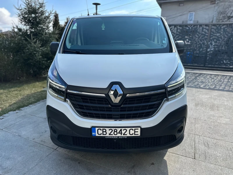 Renault Trafic, снимка 1 - Бусове и автобуси - 49343104