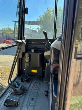 Багер Komatsu PC16R, снимка 7
