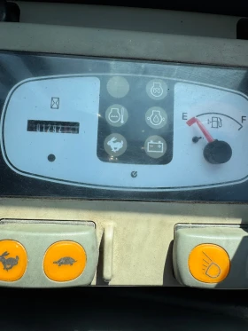 Багер Komatsu PC16R, снимка 9