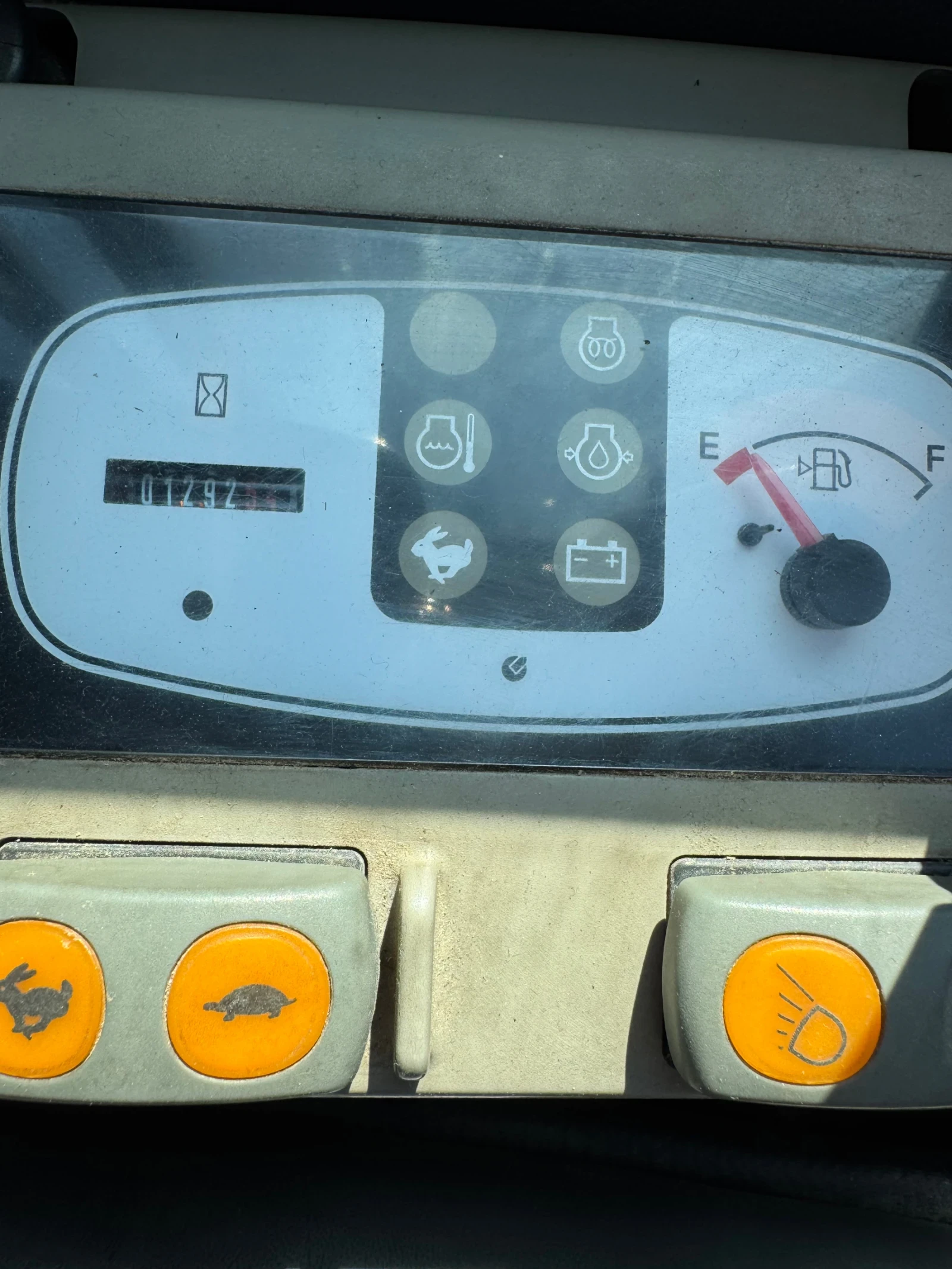 Багер Komatsu PC16R, снимка 9 - Индустриална техника - 56469681