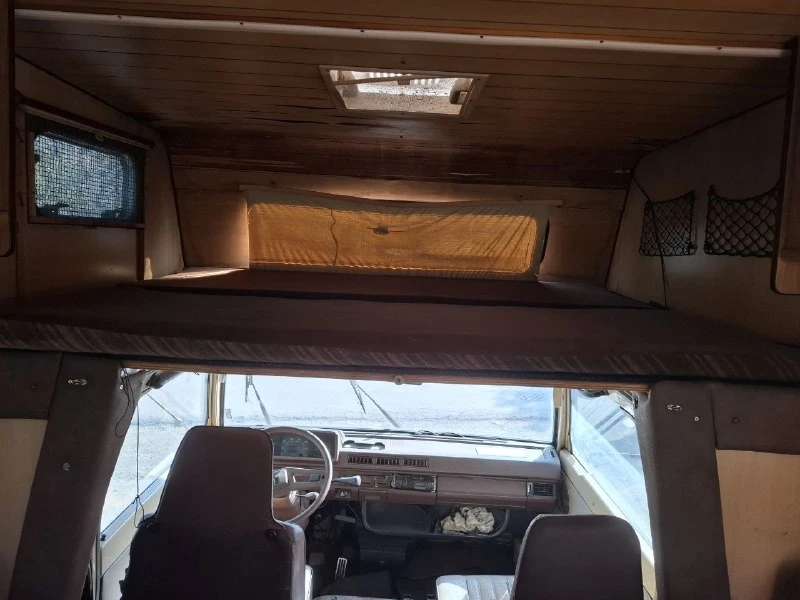 Кемпер Mitsubishi L300, снимка 7 - Каравани и кемпери - 54492710