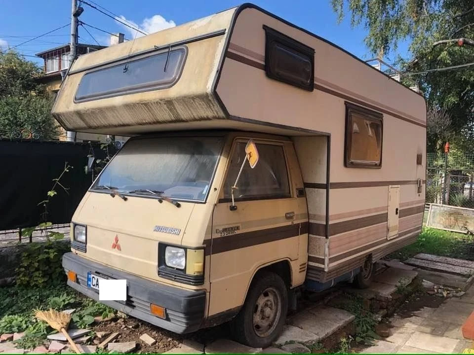 Кемпер Mitsubishi L300, снимка 3 - Каравани и кемпери - 54492710