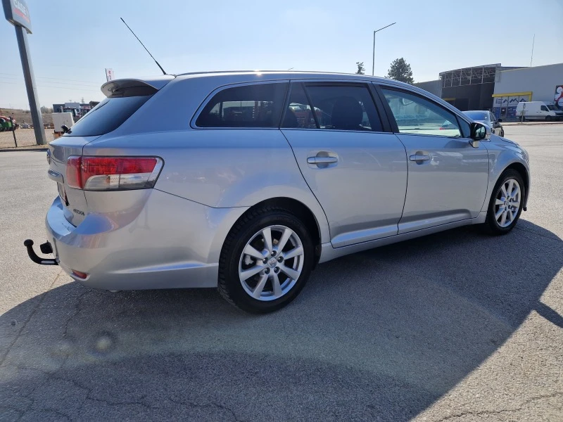 Toyota Avensis 2.0i бензин автоматик , снимка 5 - Автомобили и джипове - 44598155