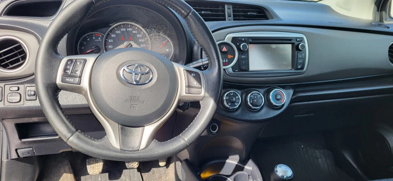 Toyota Yaris 1, 4 D4D, снимка 7 - Автомобили и джипове - 47330246