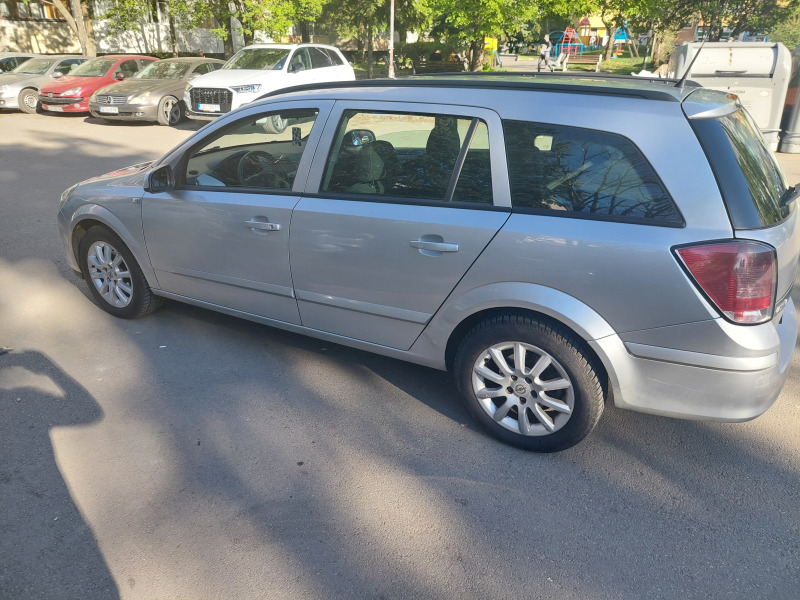Opel Astra, снимка 6 - Автомобили и джипове - 45178161