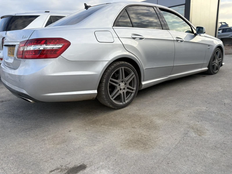 Mercedes-Benz E 350 На части, снимка 2 - Автомобили и джипове - 48376626