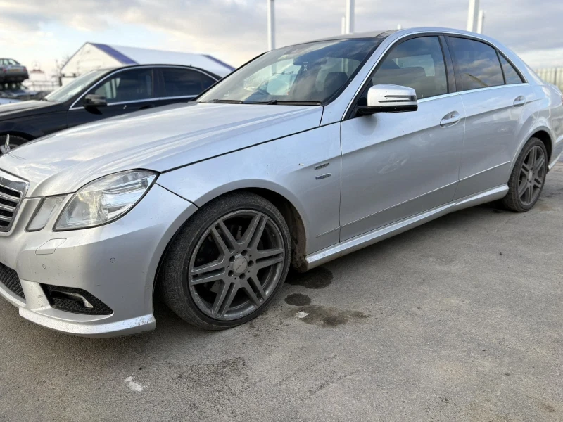 Mercedes-Benz E 350 На части, снимка 9 - Автомобили и джипове - 48376626