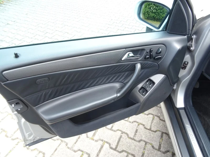 Mercedes-Benz C 32 AMG, снимка 8 - Автомобили и джипове - 51652029