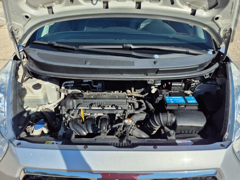 Kia Venga 1.4i-Италия, снимка 13 - Автомобили и джипове - 51786391